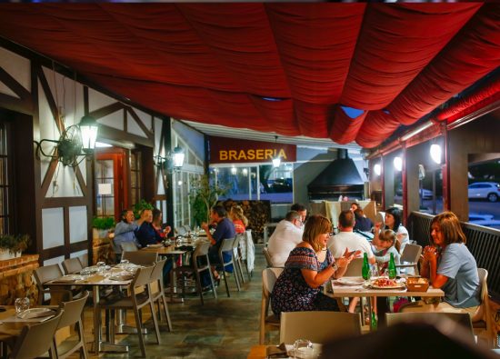 El ambiente del restaurante Los Caballos